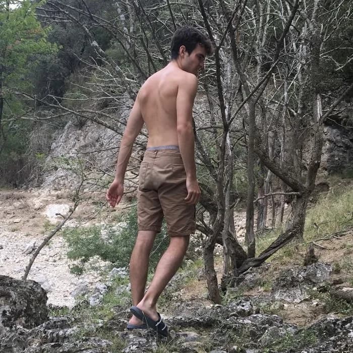 Marian à 18 ans, dos